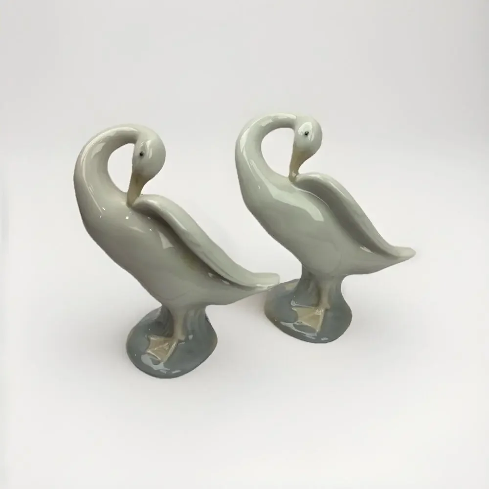 Vtg Lladro (2) Little Duck #4553 (Preening White Goose) Porcelain Figurine